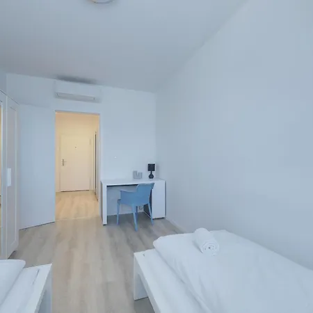 Bazova With Free Parking Apartamento Bratislava