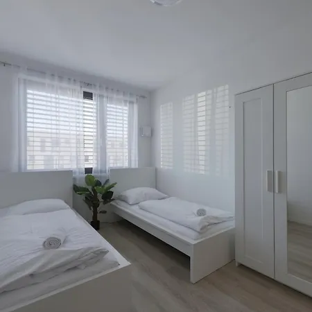 Apartamento Bazova With Free Parking